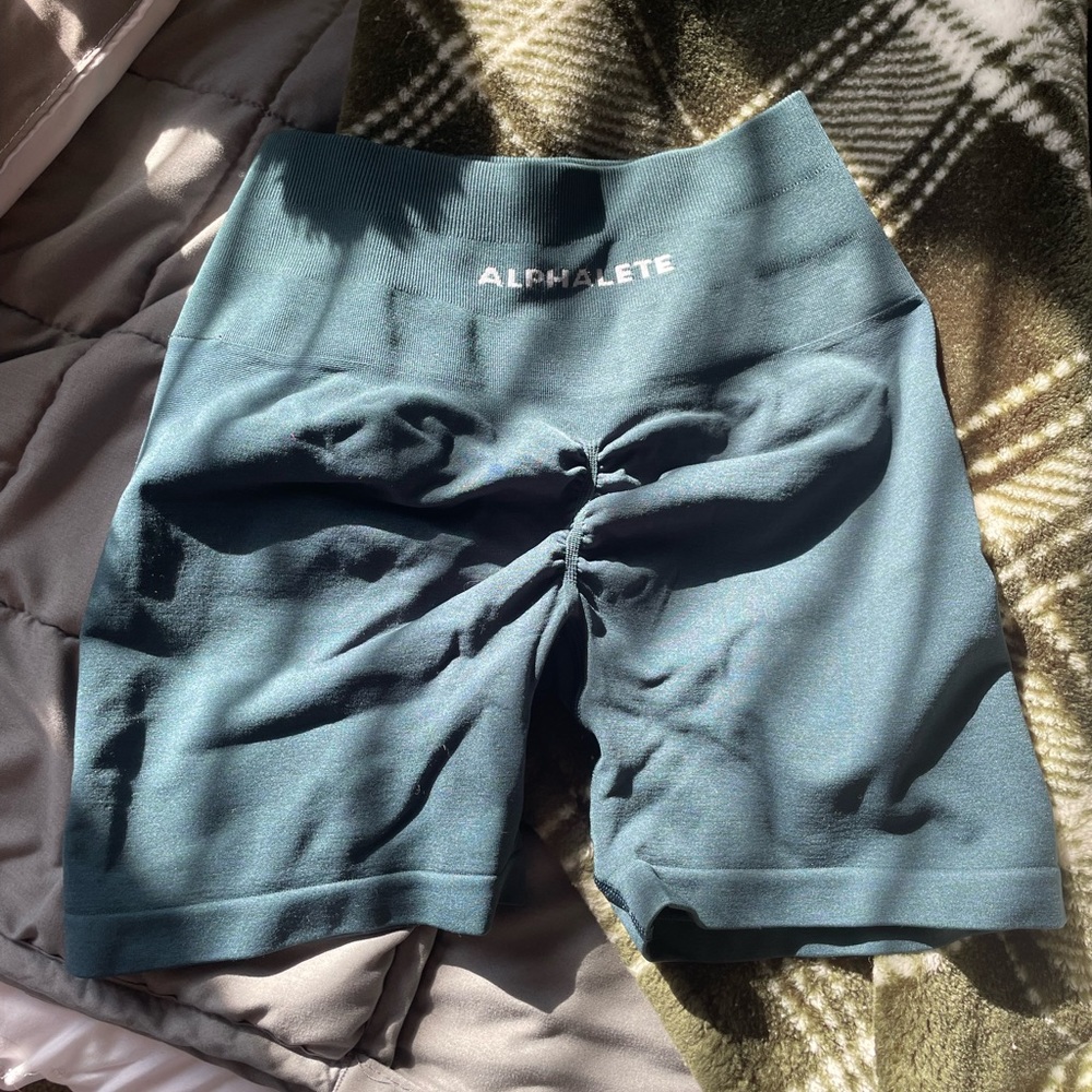 Alphalete Amplify Short 4.5”